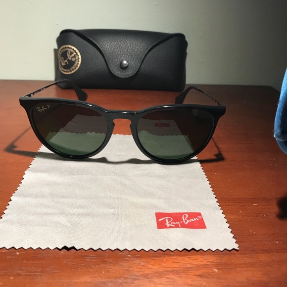 Black ray ban wayfarer sunglasses - Picture 3 of 3